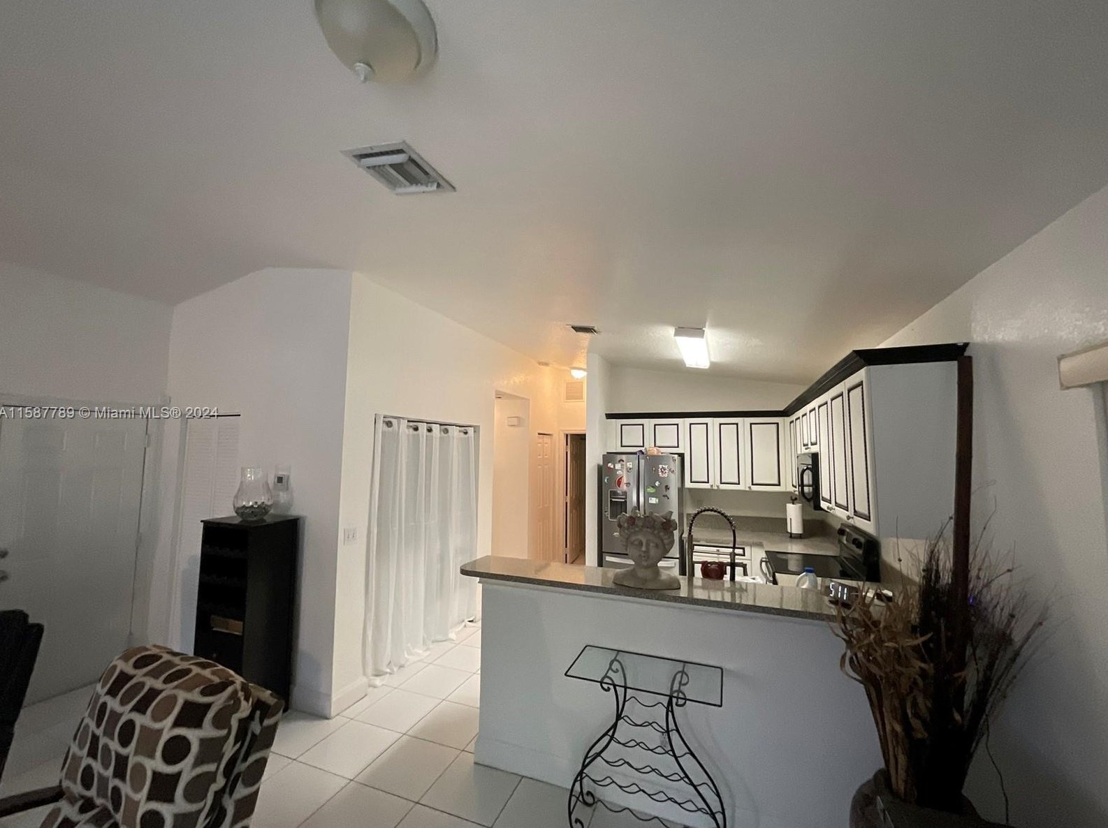 2220 Cody St, Hollywood FL 33021-2139 exterior