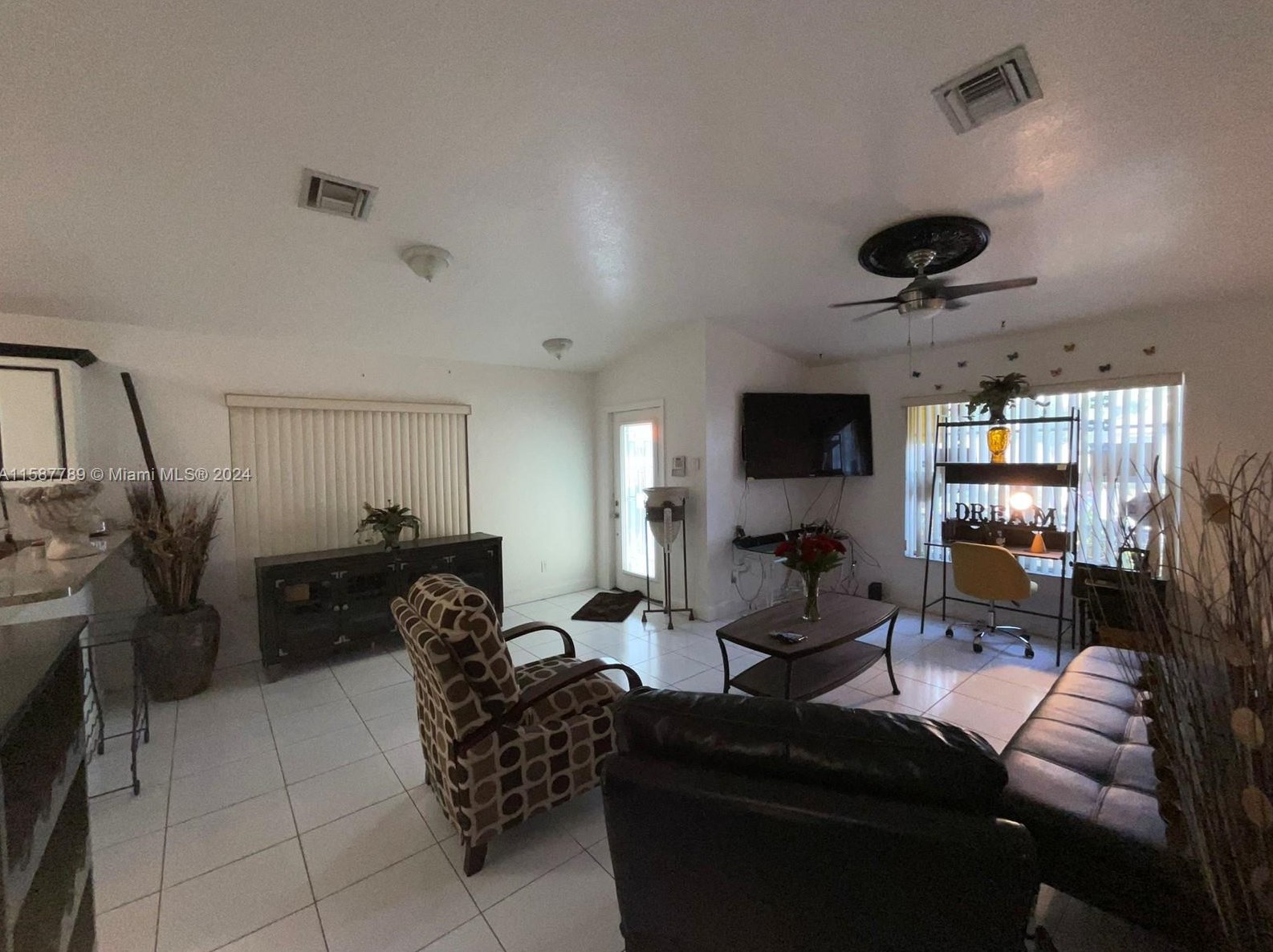2220 Cody St, Hollywood FL 33021-2139 exterior