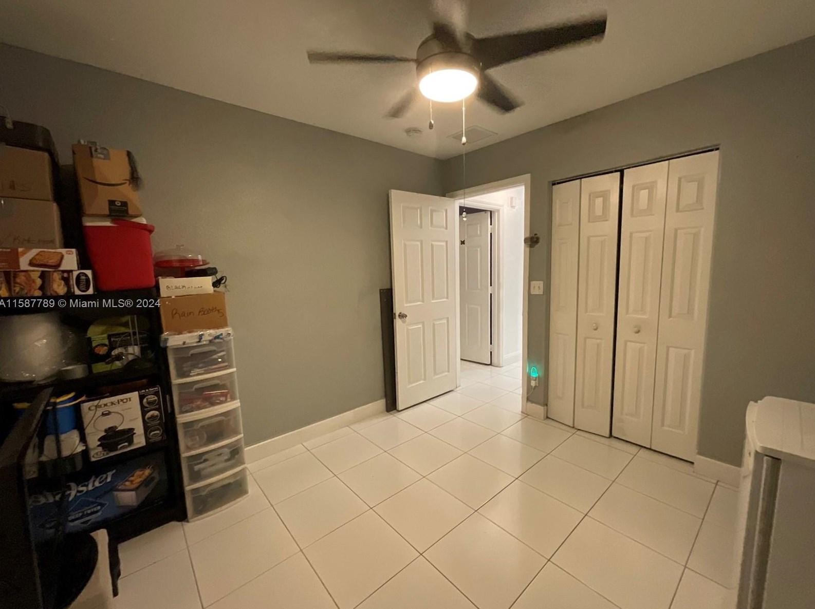 2220 Cody St, Hollywood FL 33021-2139 exterior