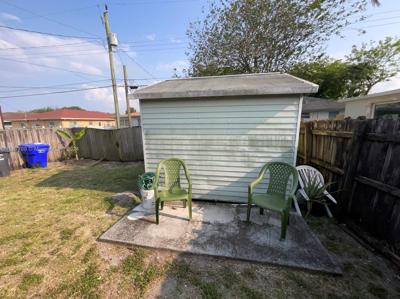 2220 Cody St, Hollywood FL 33021-2139 exterior