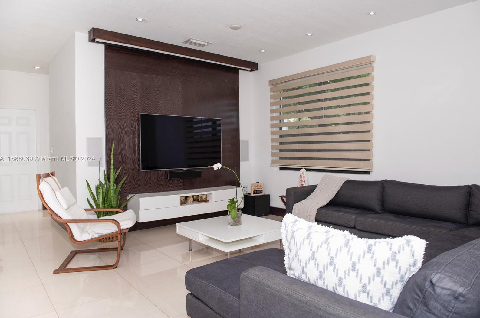 802 104th Ave, Miami FL 33176-4085 exterior