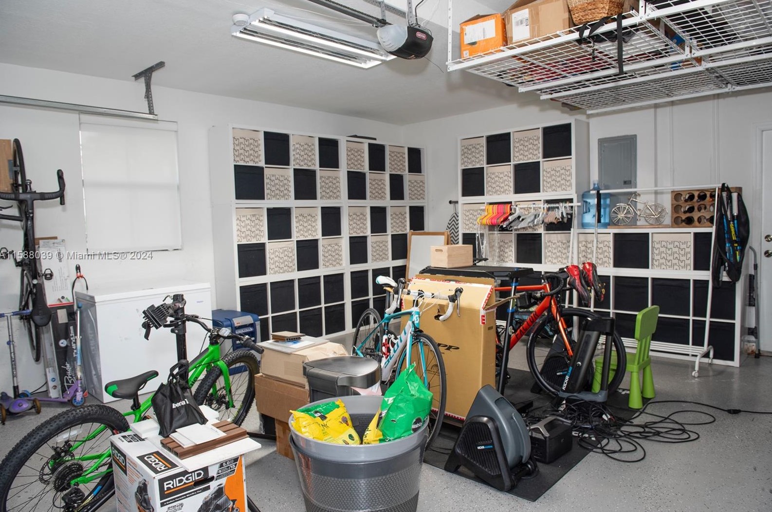 802 104th Ave, Miami FL 33176-4085 exterior