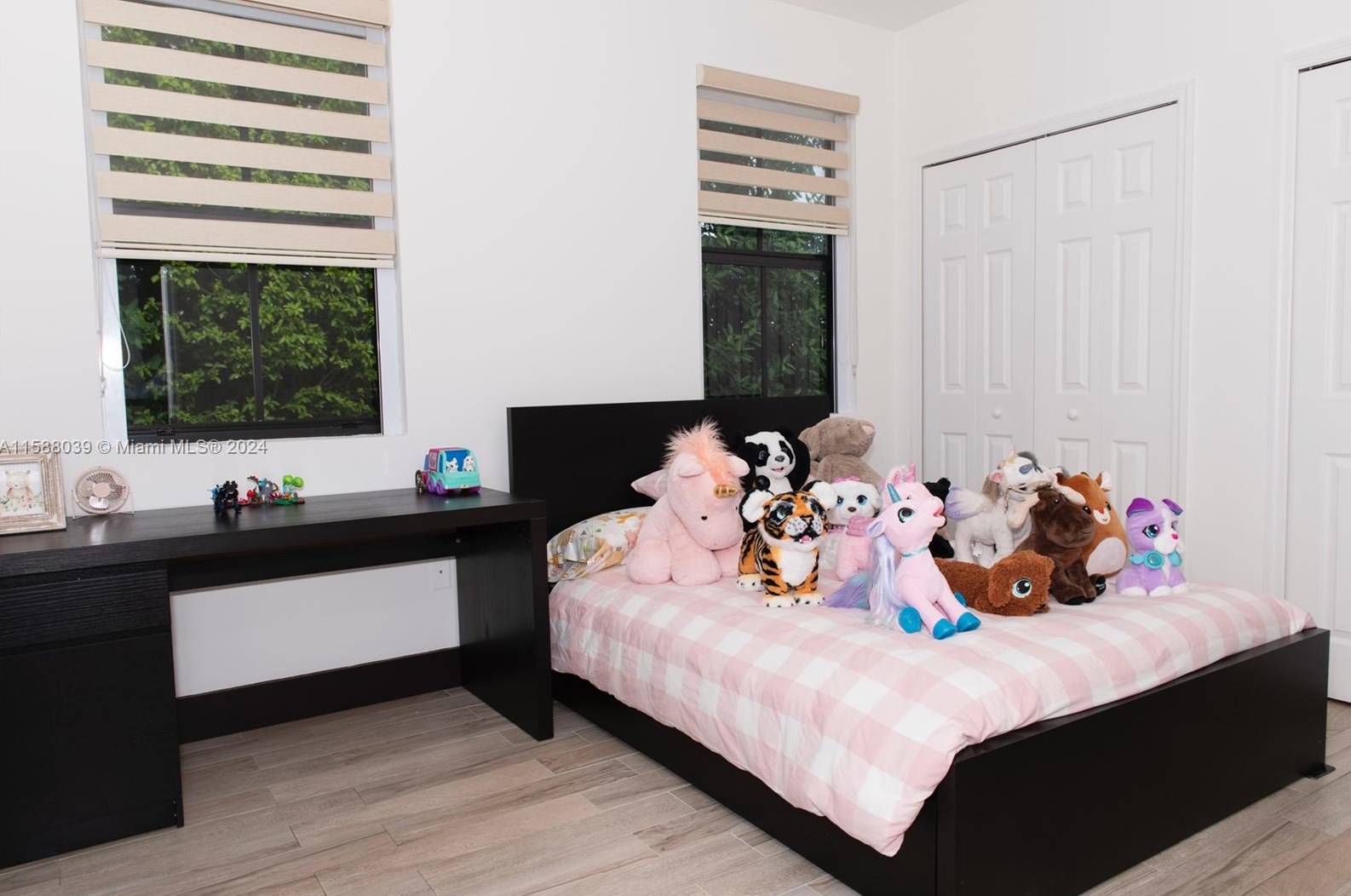 802 104th Ave, Miami FL 33176-4085 exterior