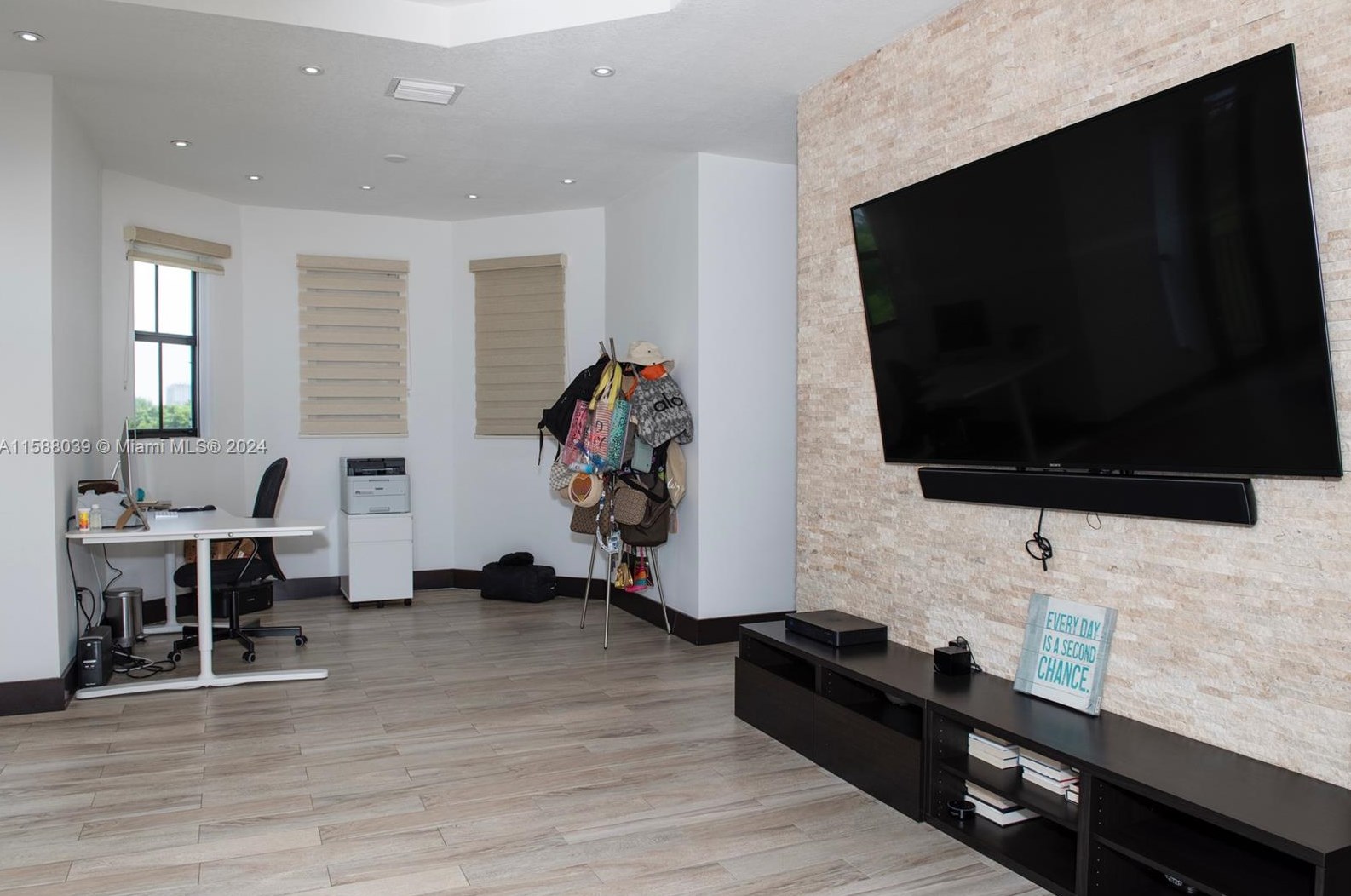 802 104th Ave, Miami FL 33176-4085 exterior