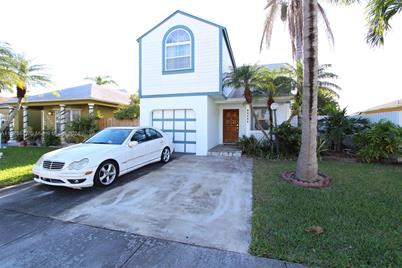 15420 SW 143rd Ave - Photo 1