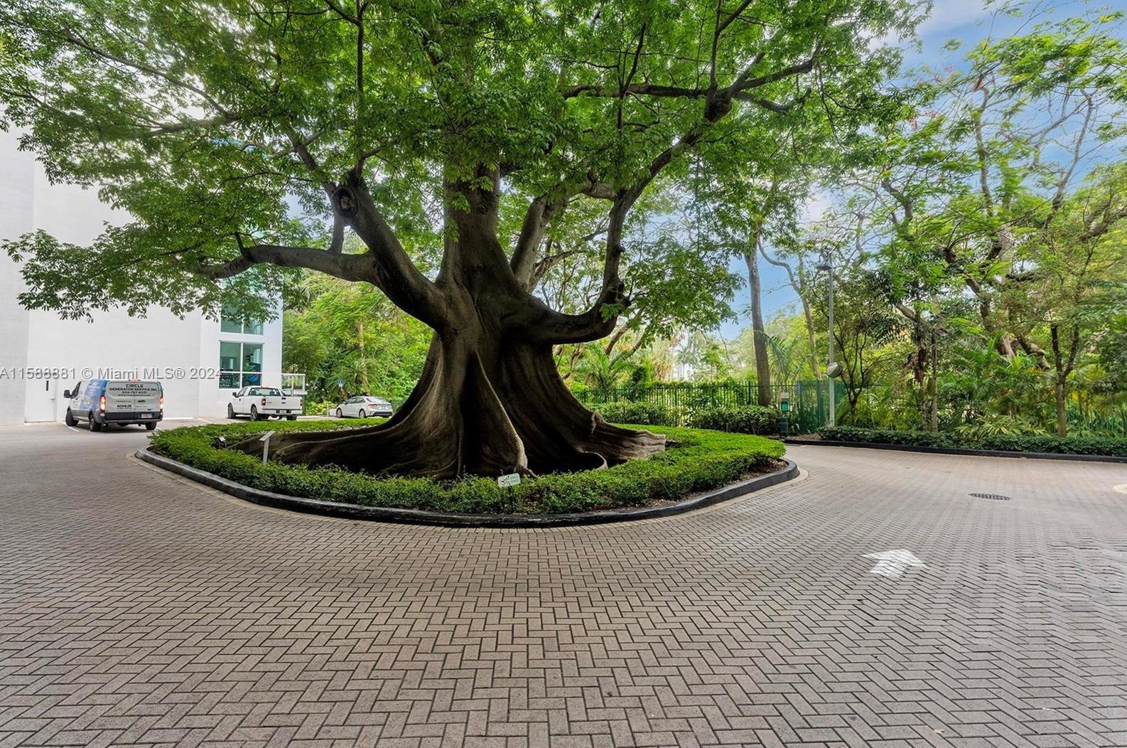 1871 River Dr, Miami FL exterior