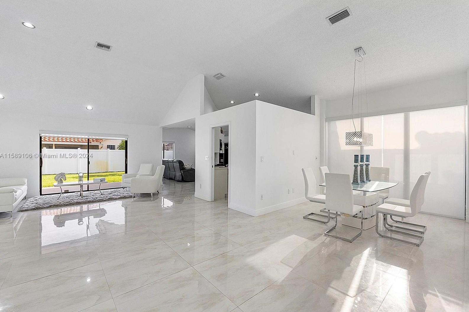 11521 10th St, Hollywood FL  33026-4330 exterior