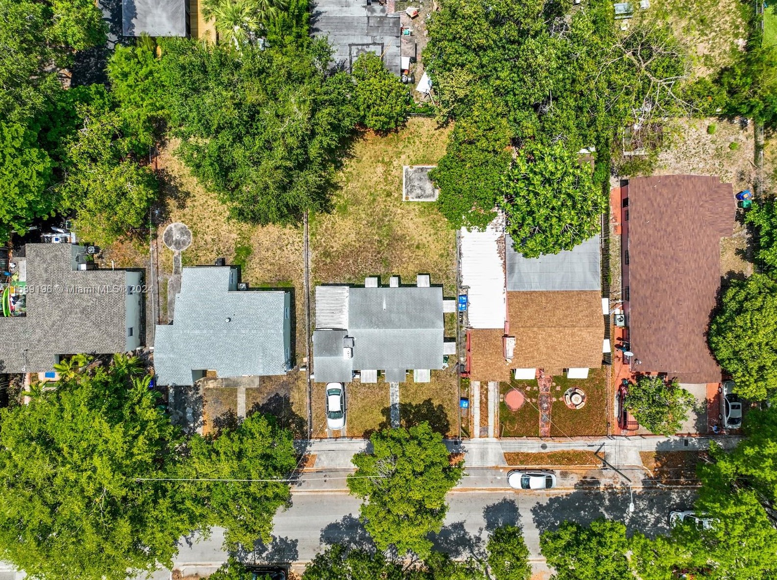 243 41 St, Miami FL 33127-2832 exterior