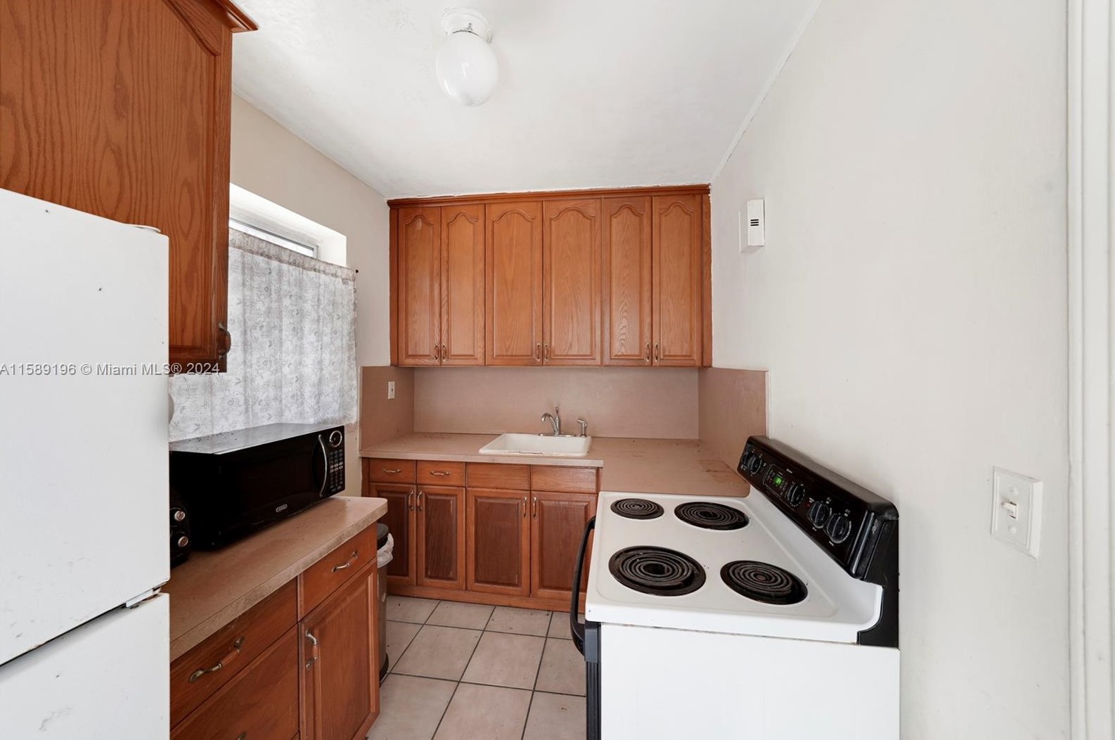 243 41 St, Miami FL 33127-2832 exterior