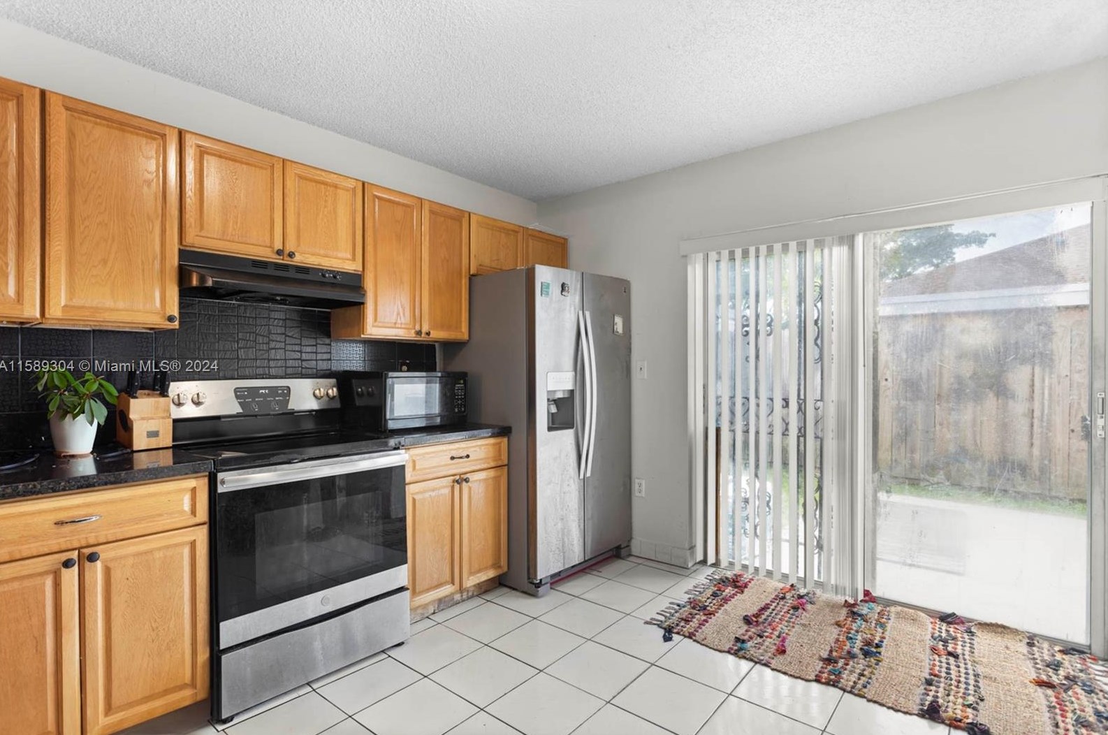 9762 222 St, Miami FL 33170-4639 exterior