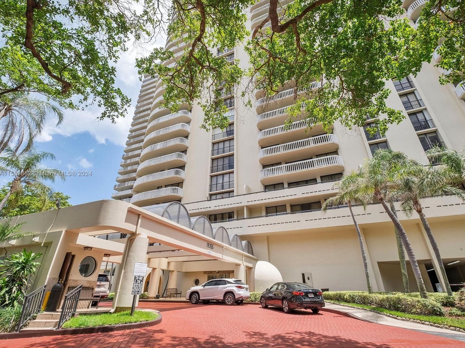 19355 Turnberry Way, Miami FL  33180-2531 exterior