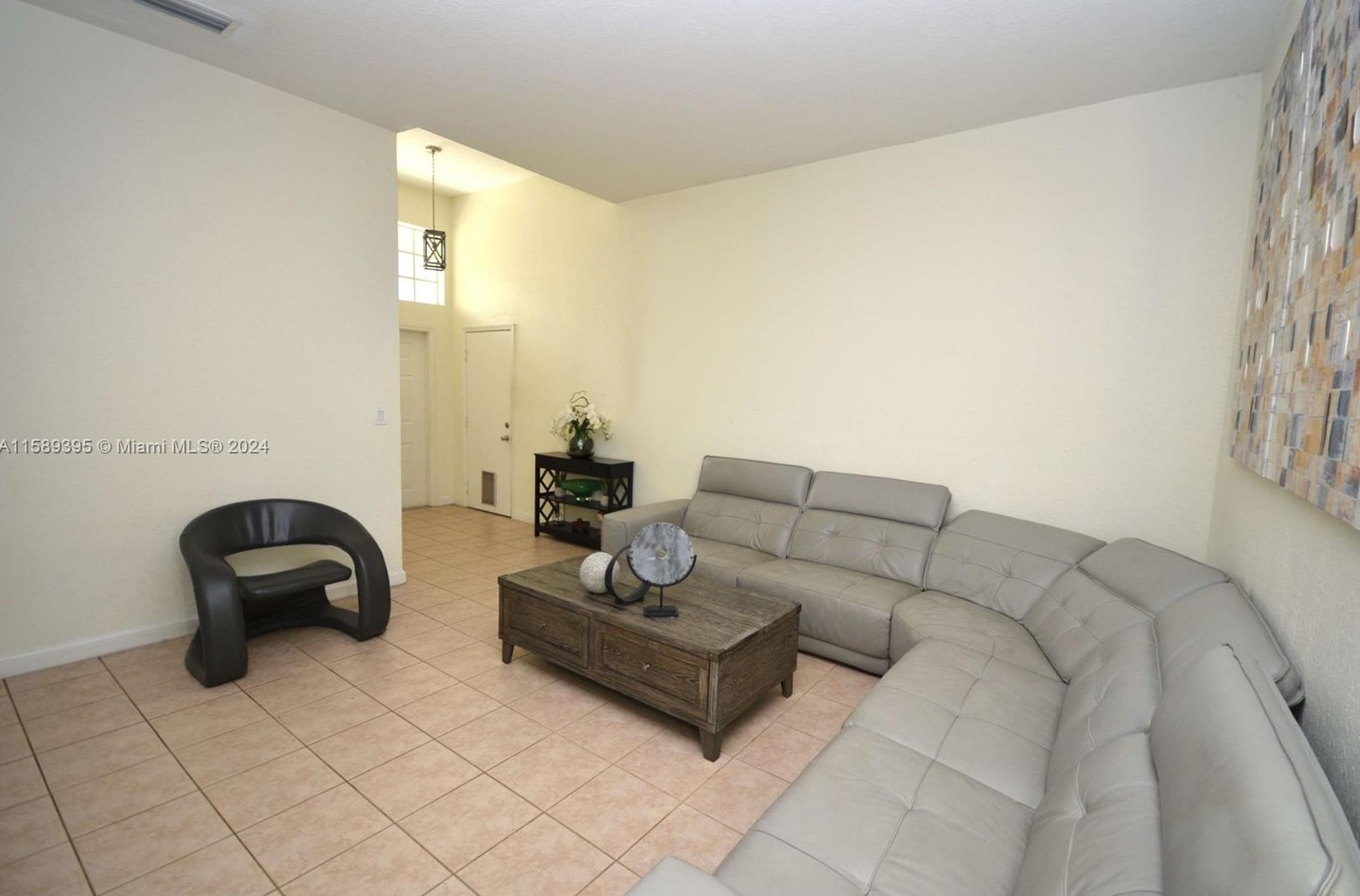 9205 215 Ter, Miami FL 33189-3814 exterior