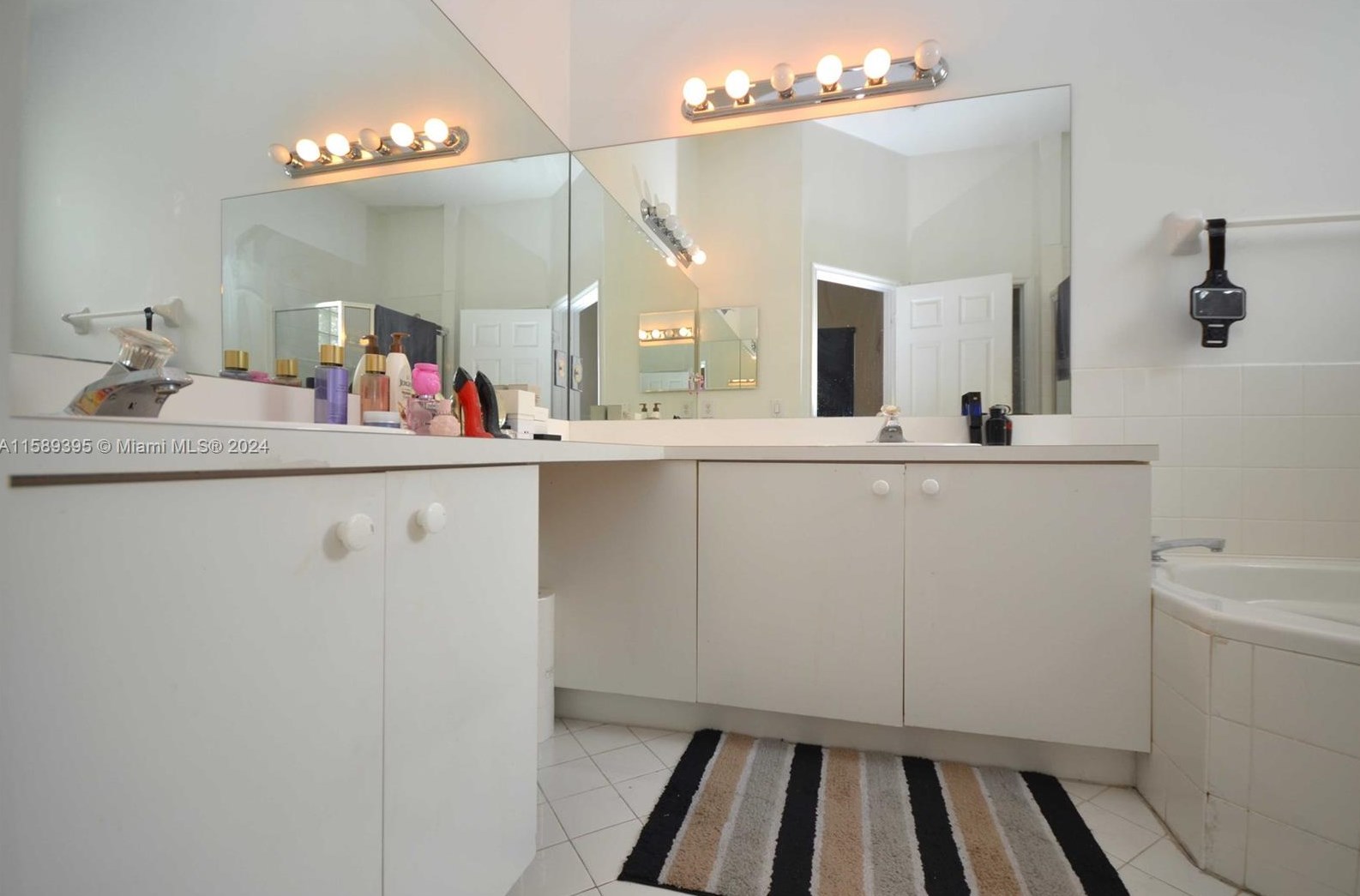 9205 215 Ter, Miami FL 33189-3814 exterior