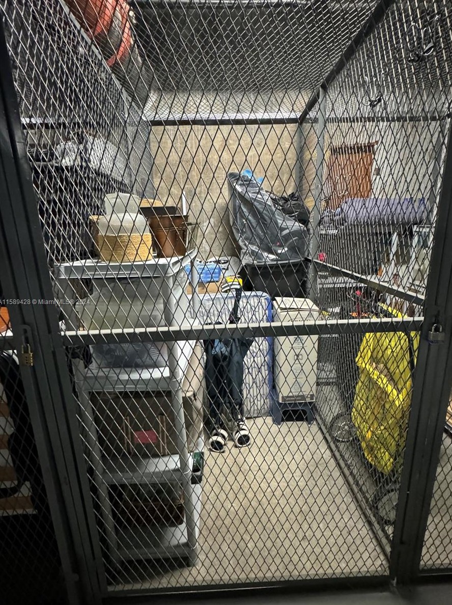 848 Brickell Key Dr, Miami FL  33131-3700 exterior