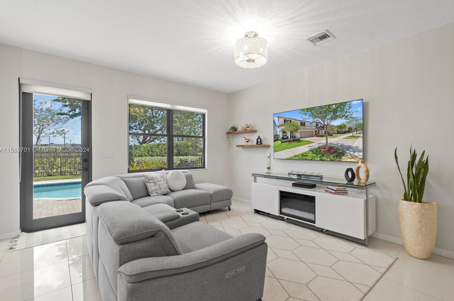 696 191st St, Miami FL  33179-3922 exterior