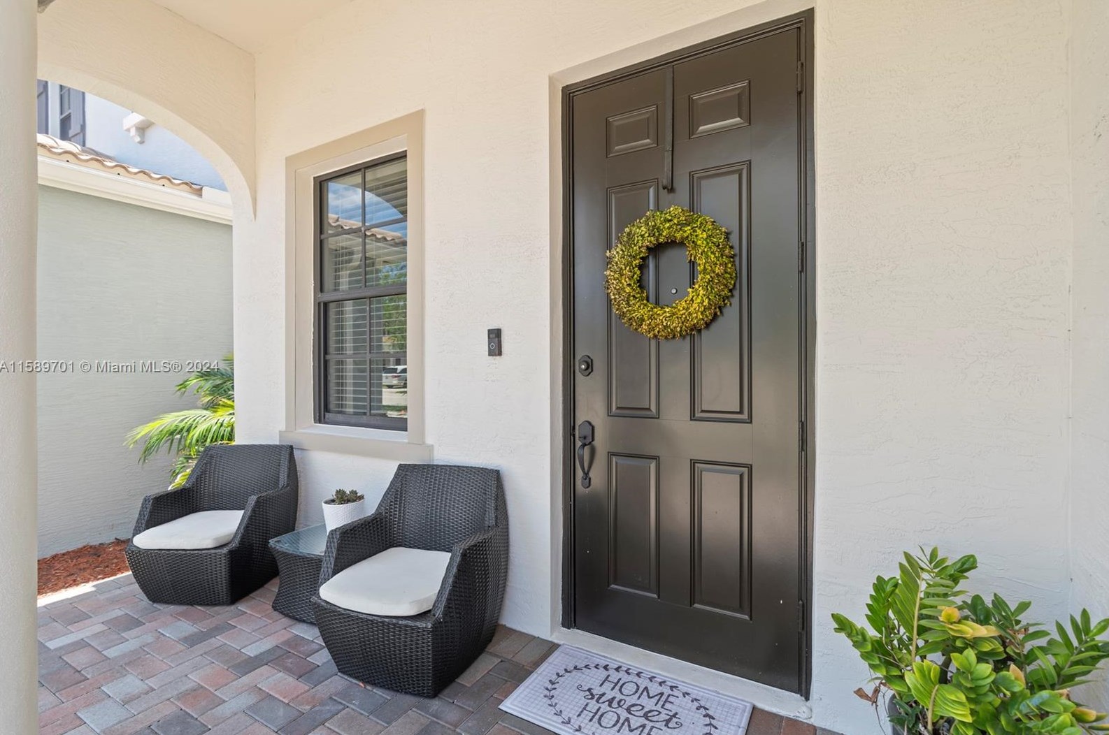 696 191st St, Miami FL  33179-3922 exterior