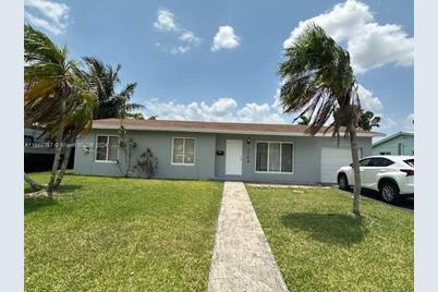 9104 SW 181st Ter #0 - Photo 1