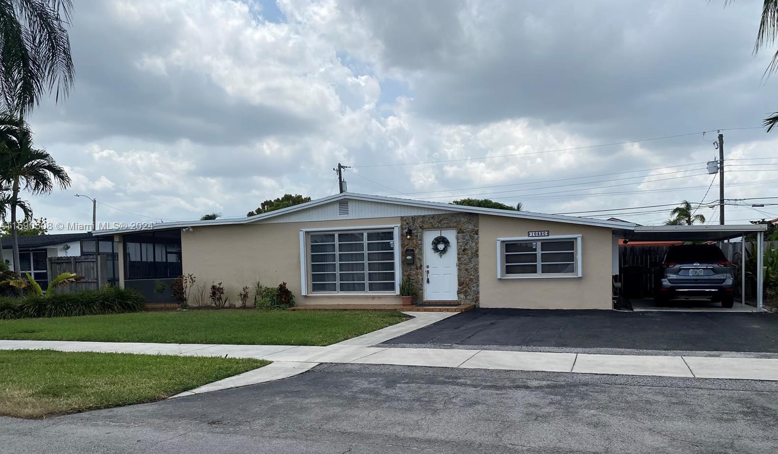 10520 27th St, Miami FL  33165-2710 exterior