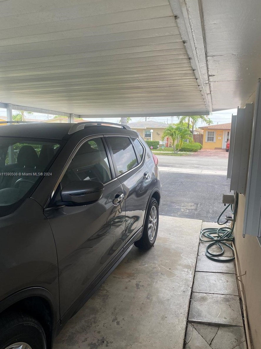 10520 27th St, Miami FL  33165-2710 exterior