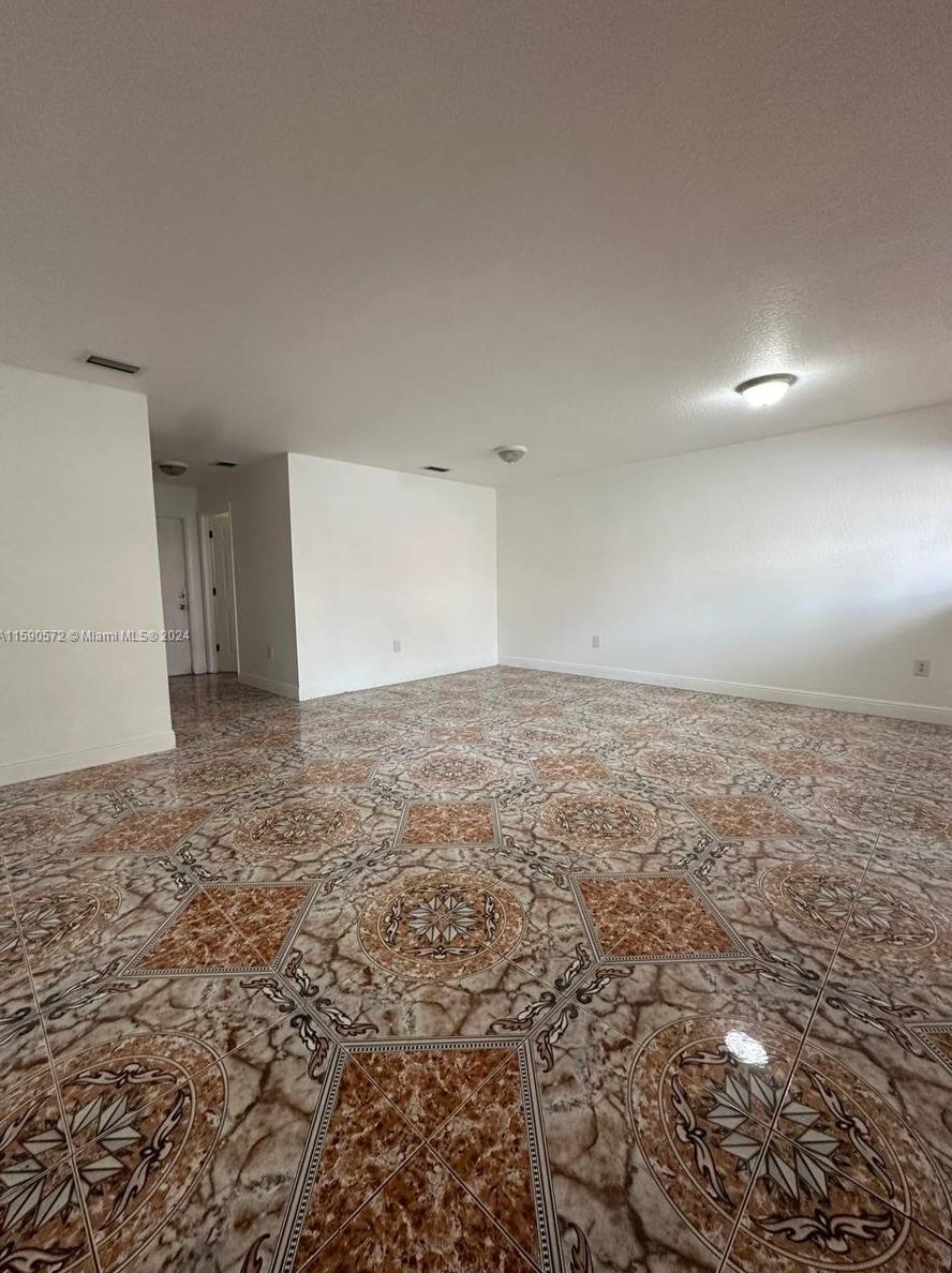 2778 131st St, Miami FL 33054-5005 exterior