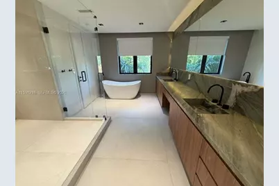135 SW 29th Rd, Miami, FL 33129 - Photo 33