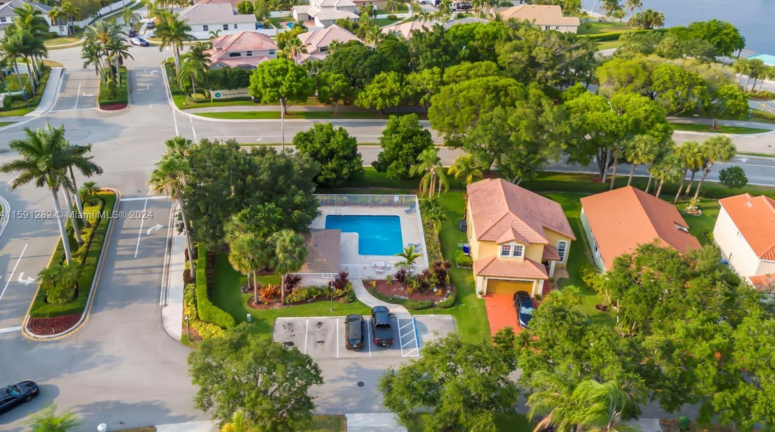 18312 7 St, Hollywood FL 33029-3684 exterior