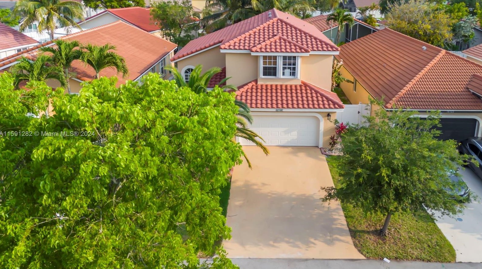 18312 7 St, Hollywood FL 33029-3684 exterior