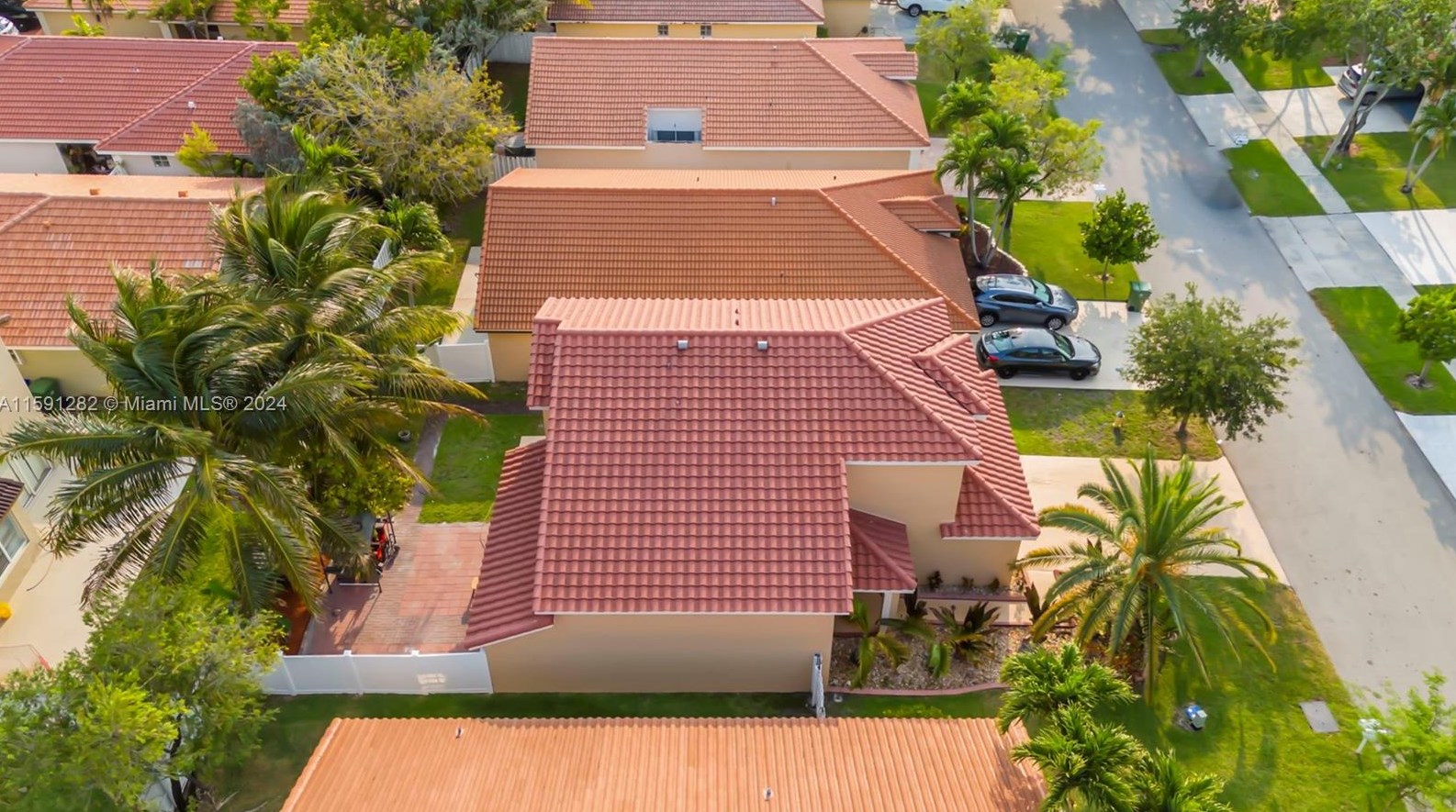 18312 7 St, Hollywood FL 33029-3684 exterior