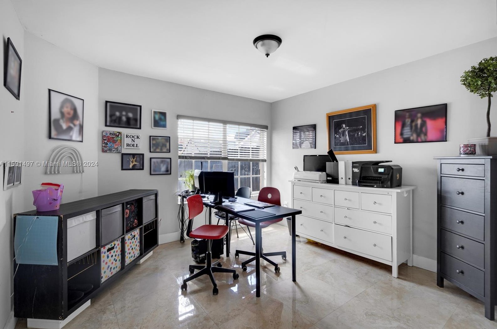 20020 Oakmont Cir, Hialeah FL  33015-2045 exterior