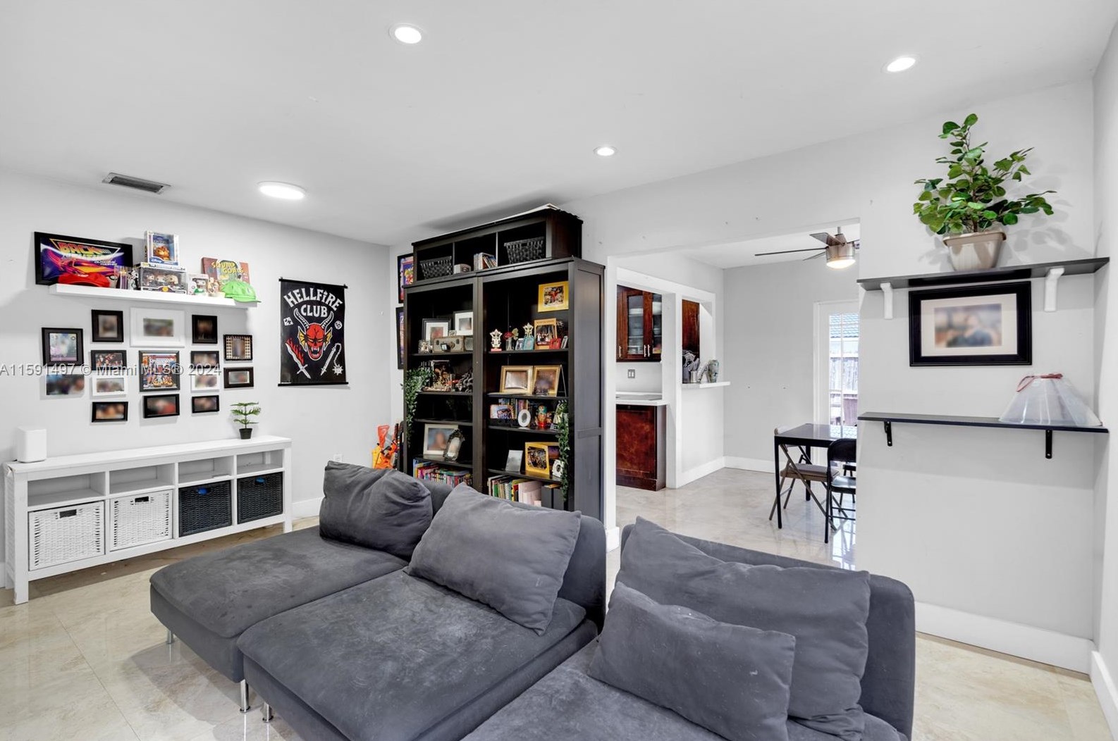 20020 Oakmont Cir, Hialeah FL  33015-2045 exterior