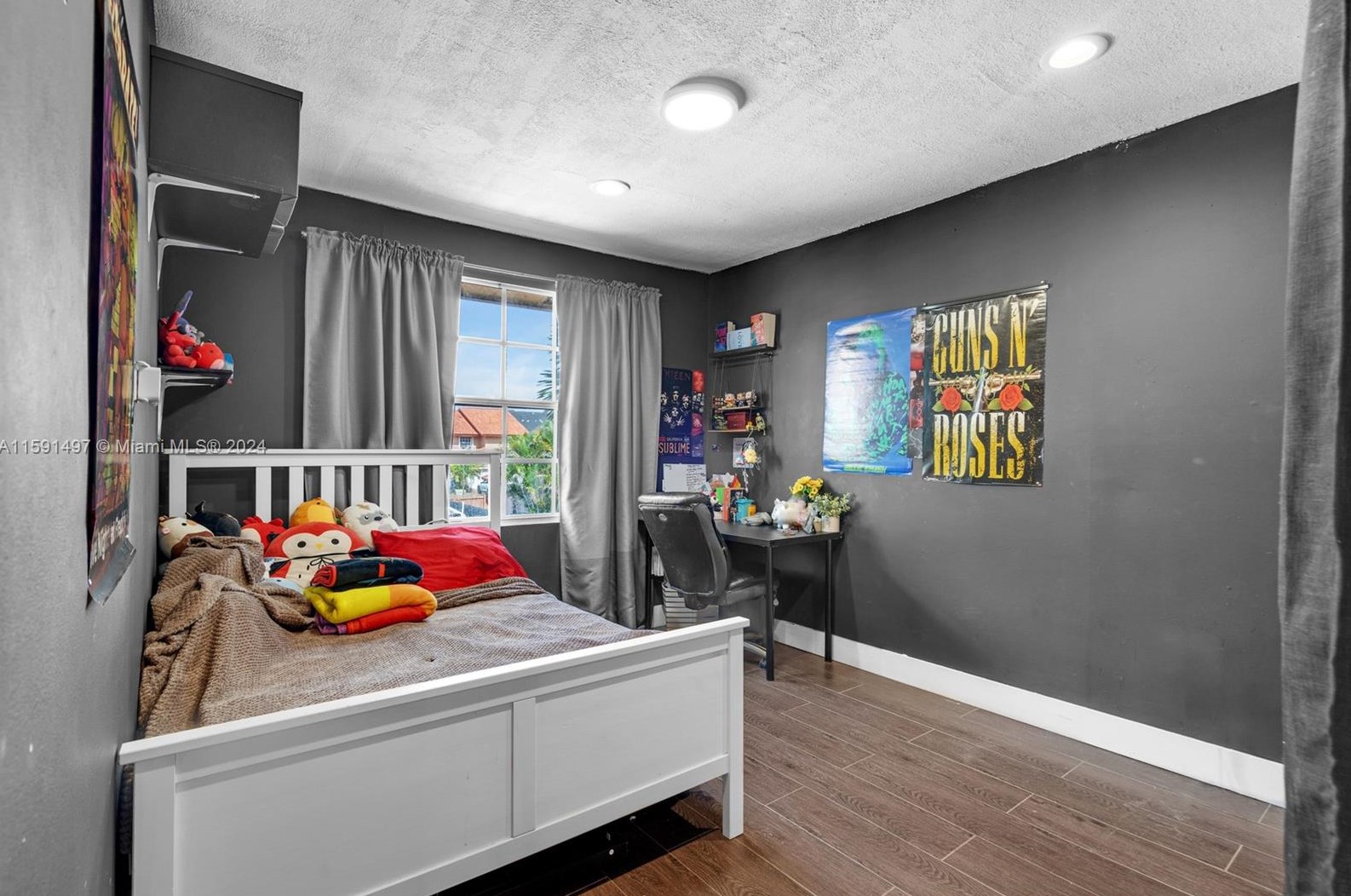 20020 Oakmont Cir, Hialeah FL  33015-2045 exterior