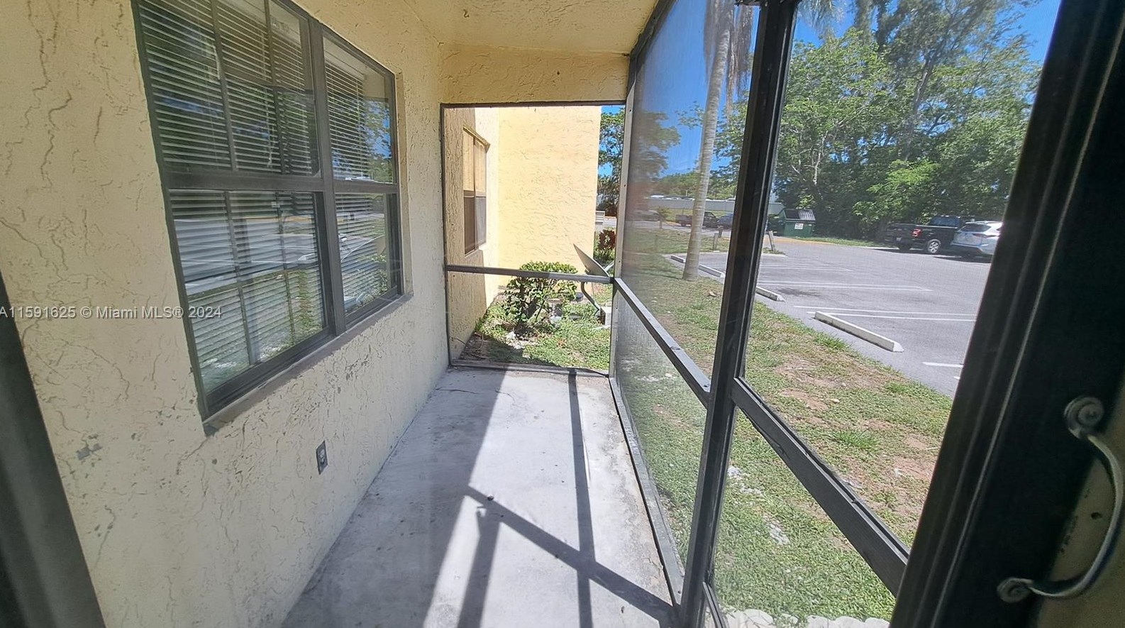 2323 Linton Ridge Cir, Delray Beach FL  33444-8129 exterior