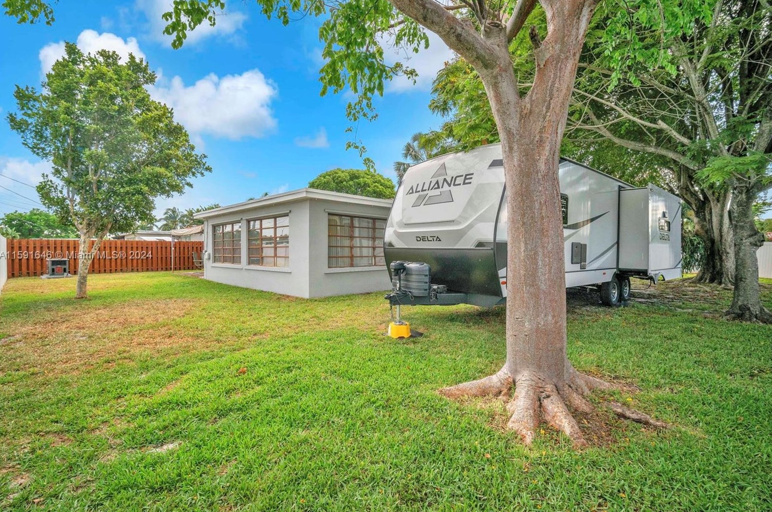 315 31 Ct, Hollywood FL 33021-5006 exterior