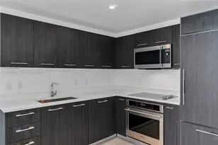 45 SW 9th St, Miami, FL 33130 - Photo 9