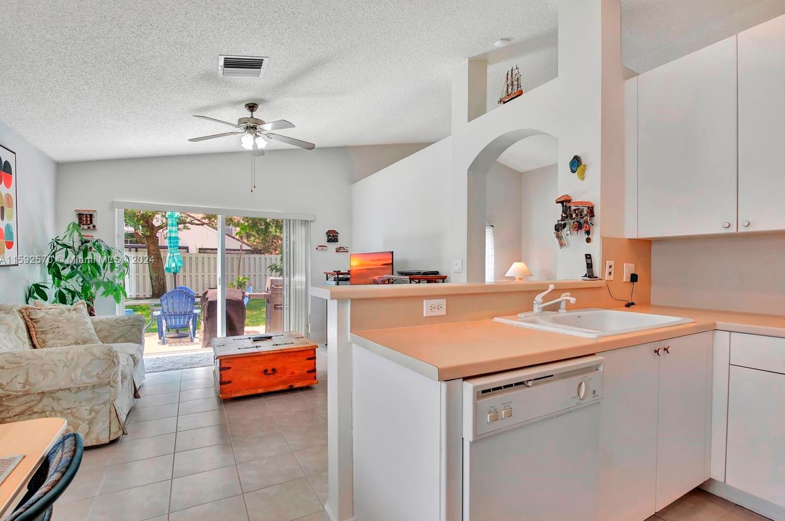 14352 14 Ct, Hollywood FL 33025-3309 exterior