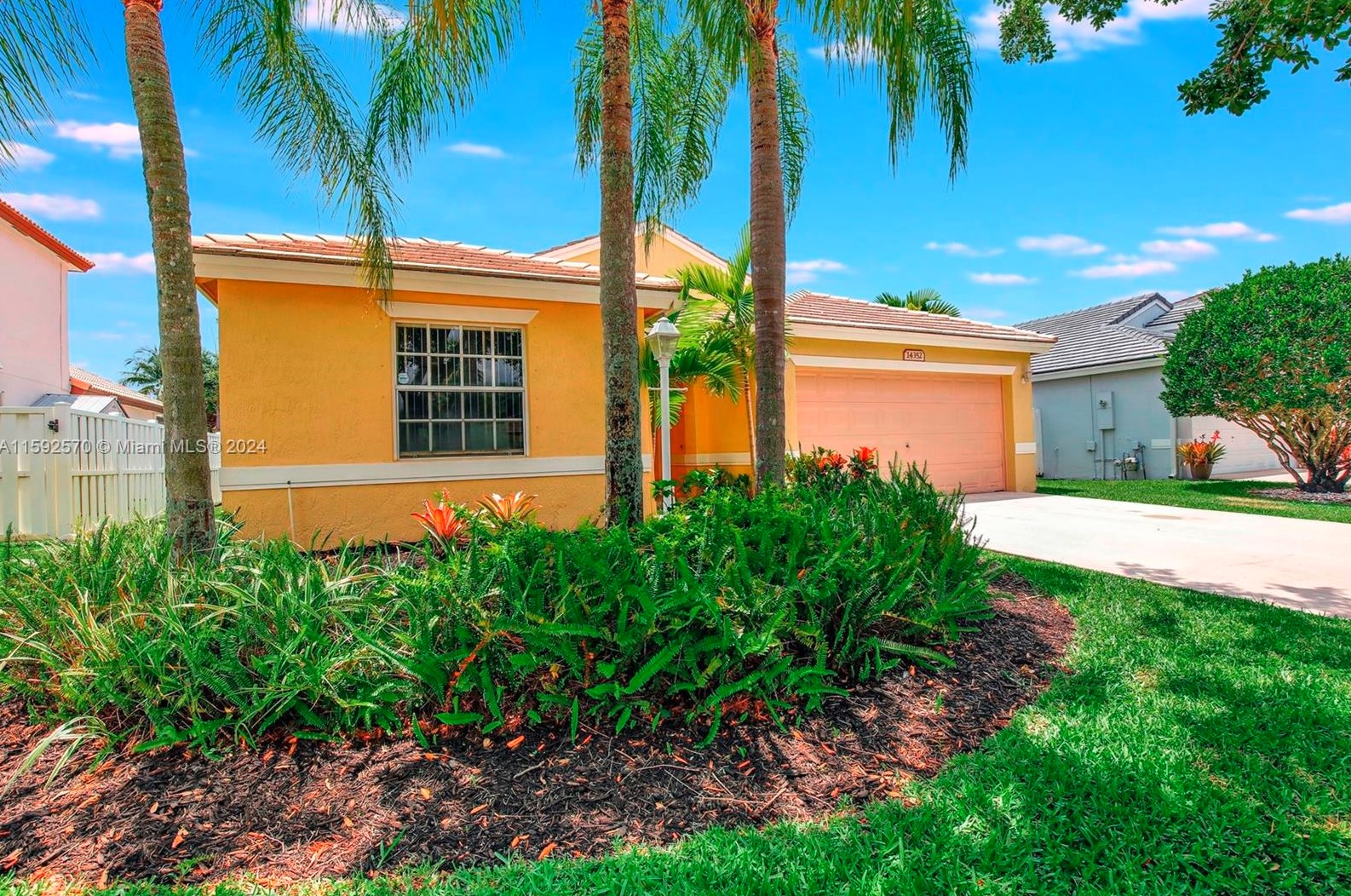 14352 14 Ct, Hollywood FL 33025-3309 exterior