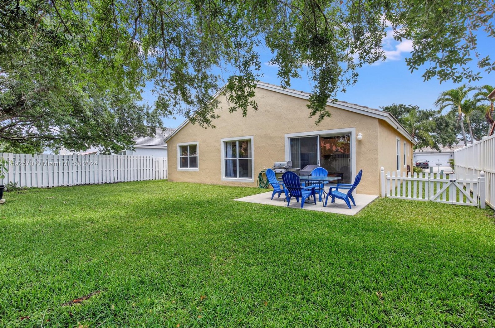 14352 14 Ct, Hollywood FL 33025-3309 exterior