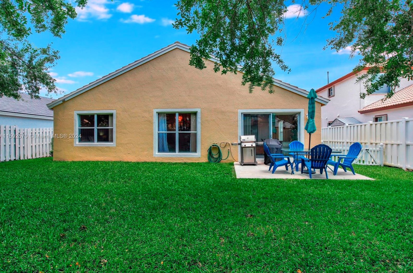 14352 14 Ct, Hollywood FL 33025-3309 exterior