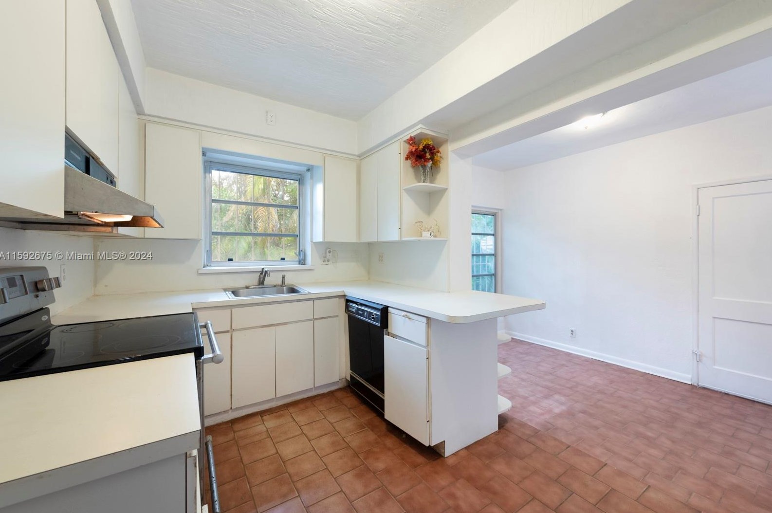 795 94 St, Miami FL 33138-2914 exterior