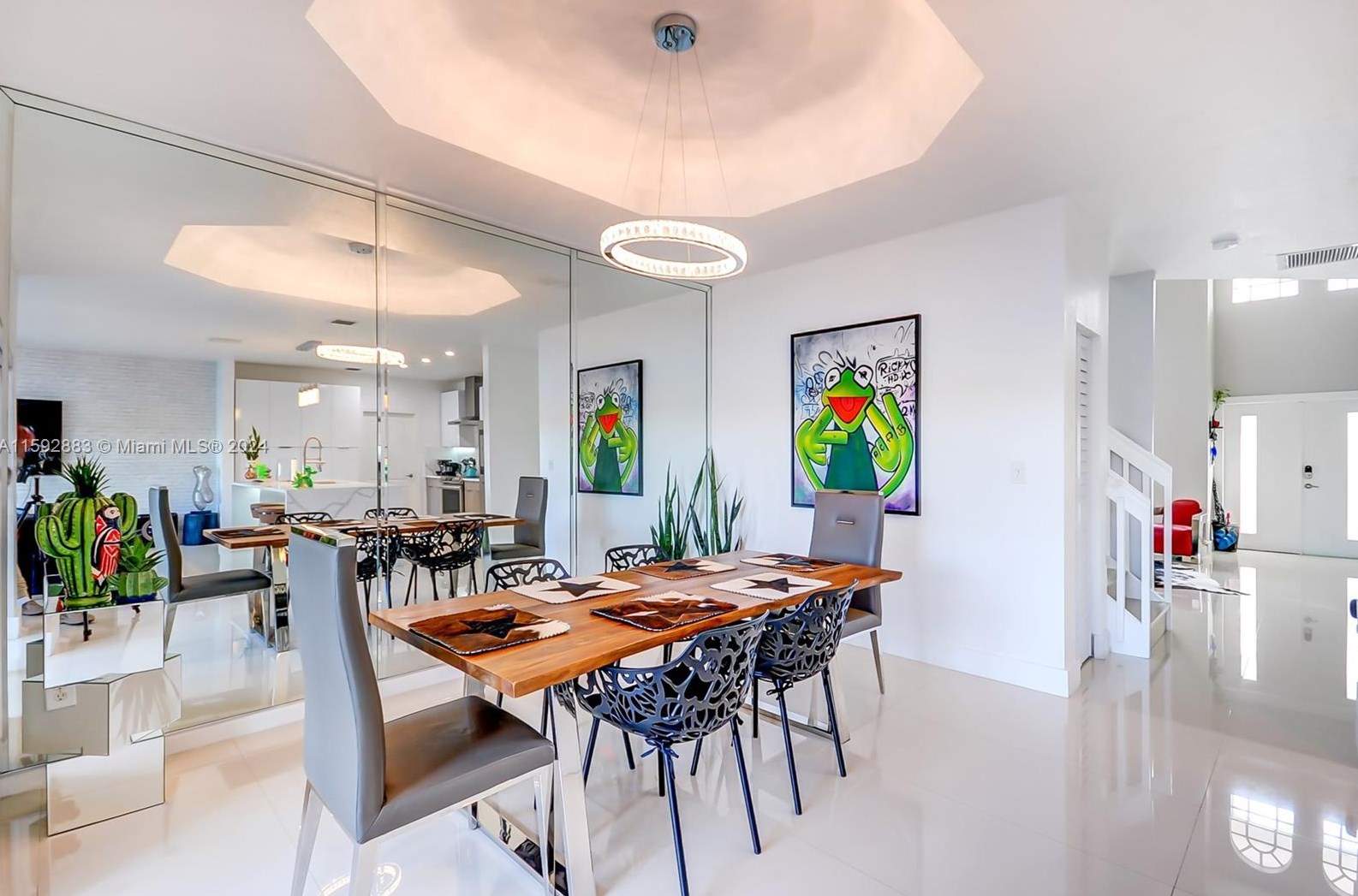 6723 109th Ave, Miami FL  33178-3731 exterior