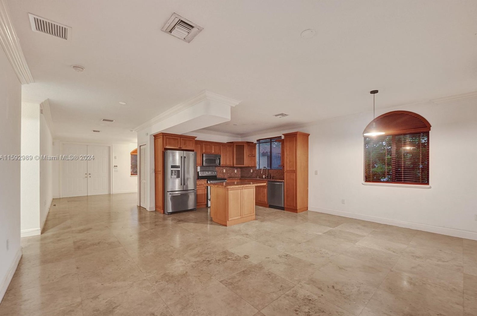 1411 Normandy Dr, Miami FL 33141-3614 exterior