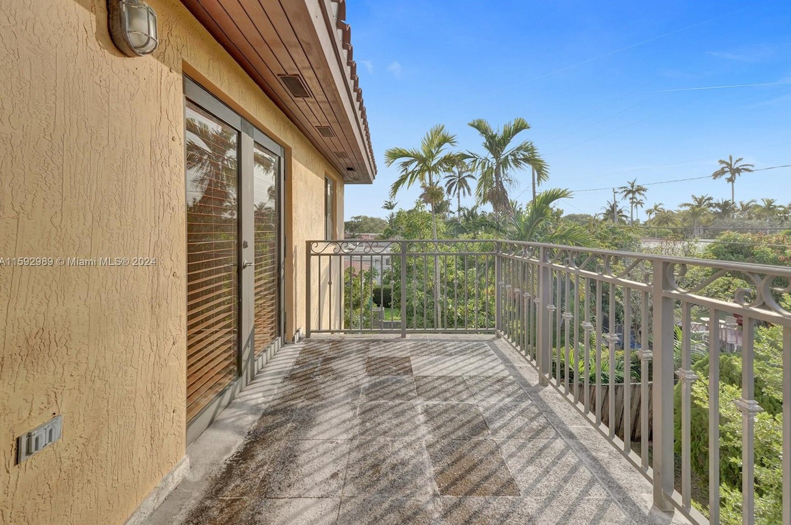 1411 Normandy Dr, Miami FL 33141-3614 exterior