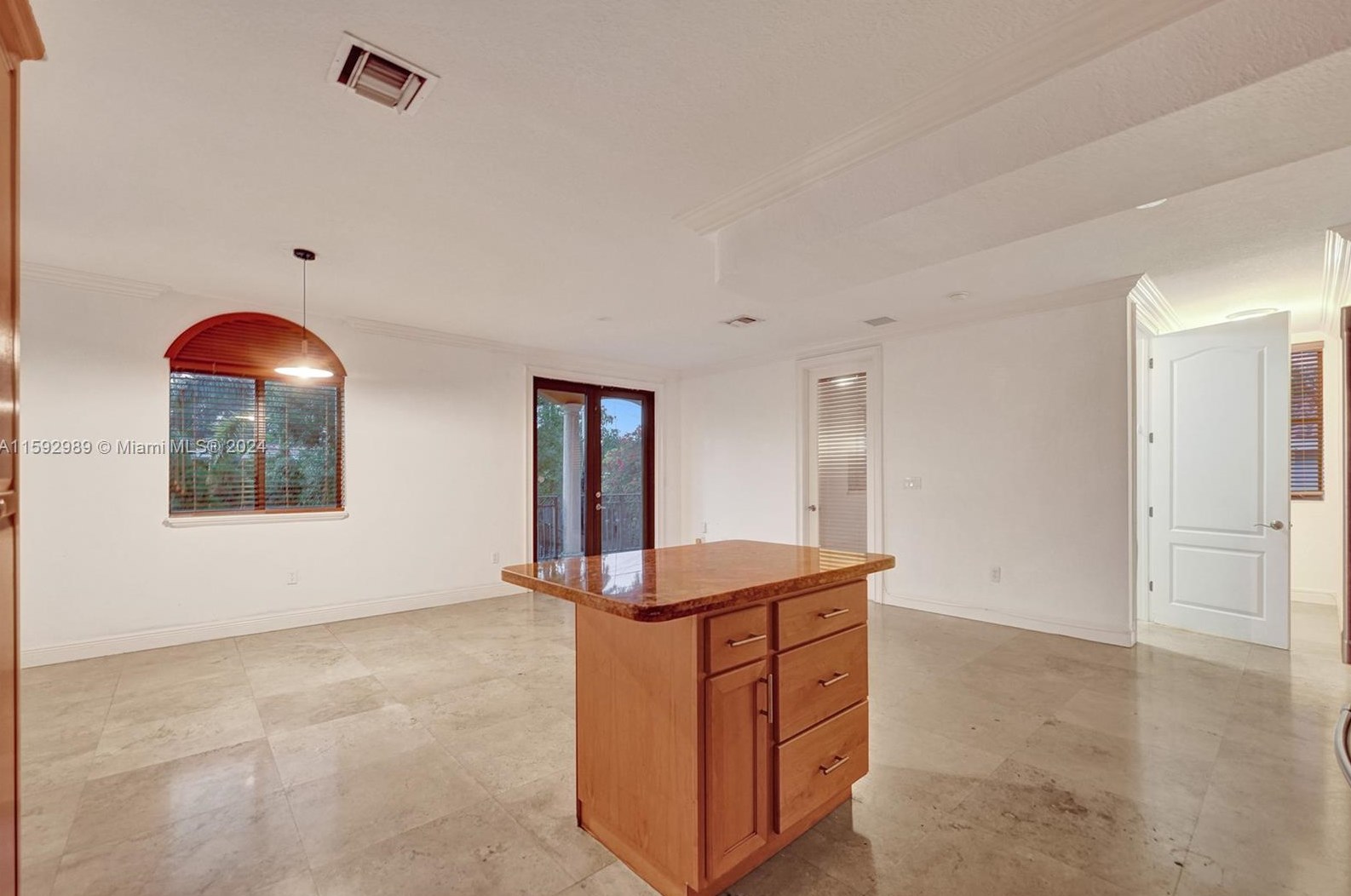 1411 Normandy Dr, Miami FL 33141-3614 exterior