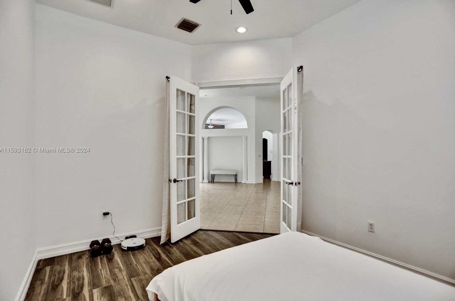 1261 137 Ave, Hollywood FL 33027-5905 exterior