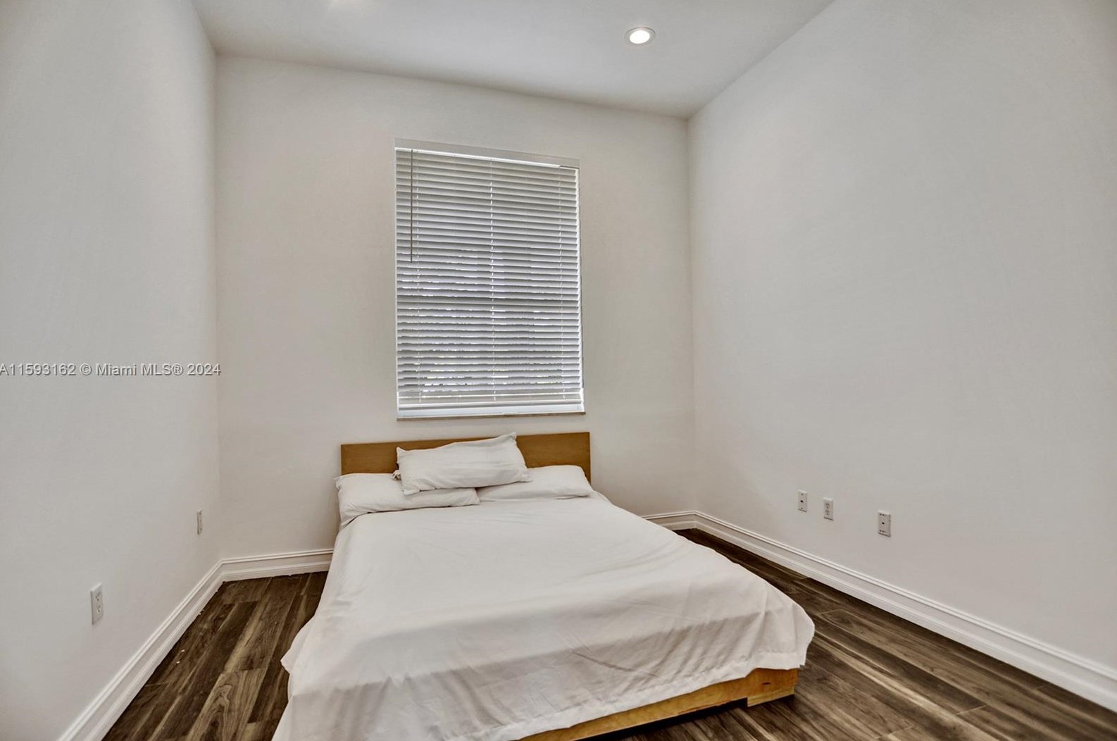 1261 137 Ave, Hollywood FL 33027-5905 exterior