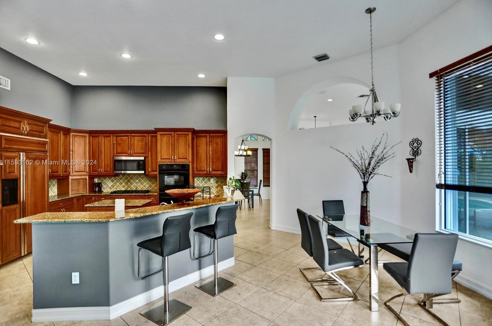 1261 137 Ave, Hollywood FL 33027-5905 exterior