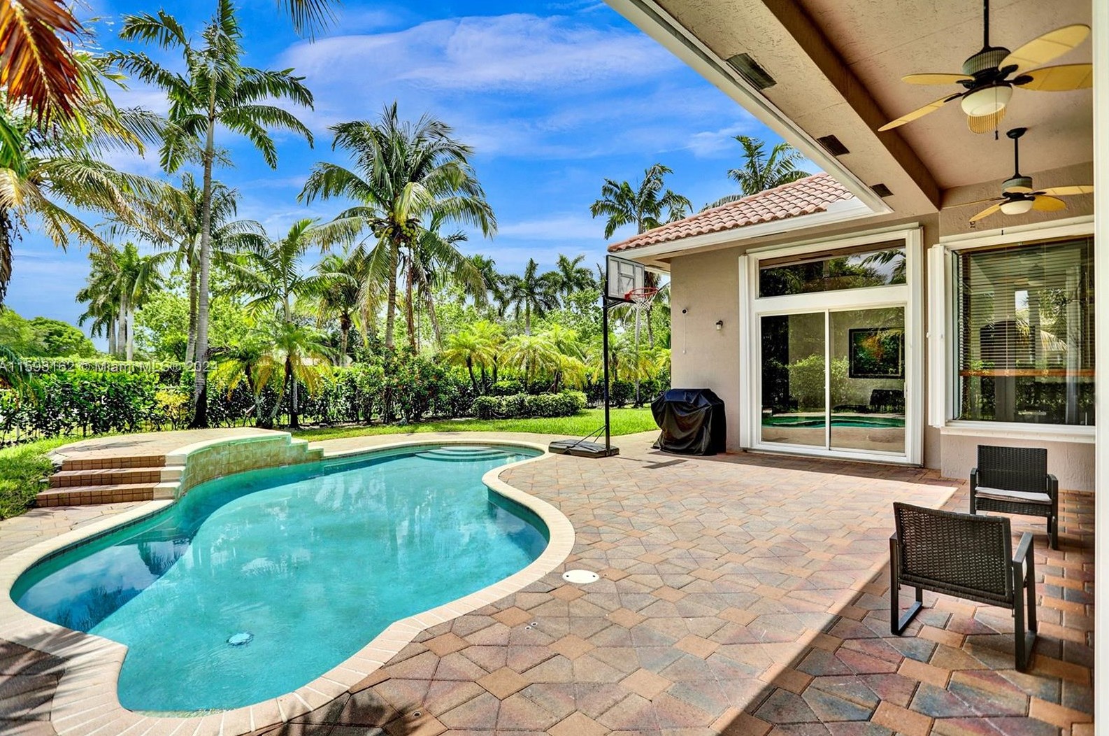 1261 137 Ave, Hollywood FL 33027-5905 exterior