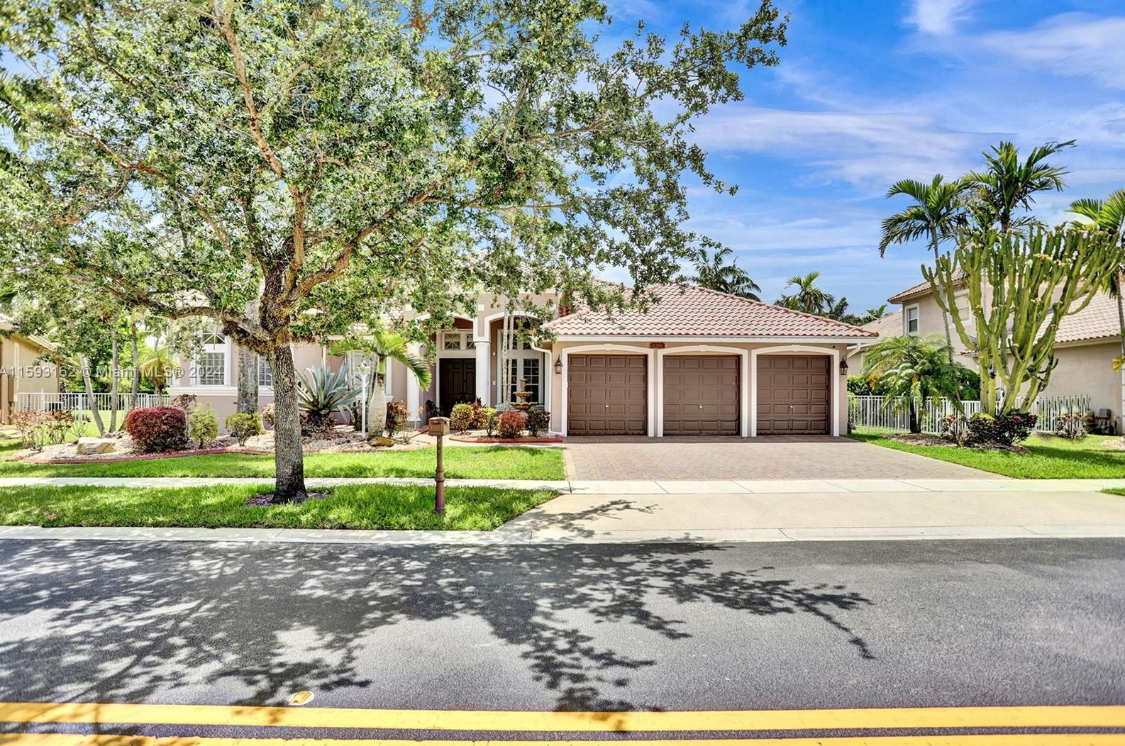 1261 137 Ave, Hollywood FL 33027-5905 exterior