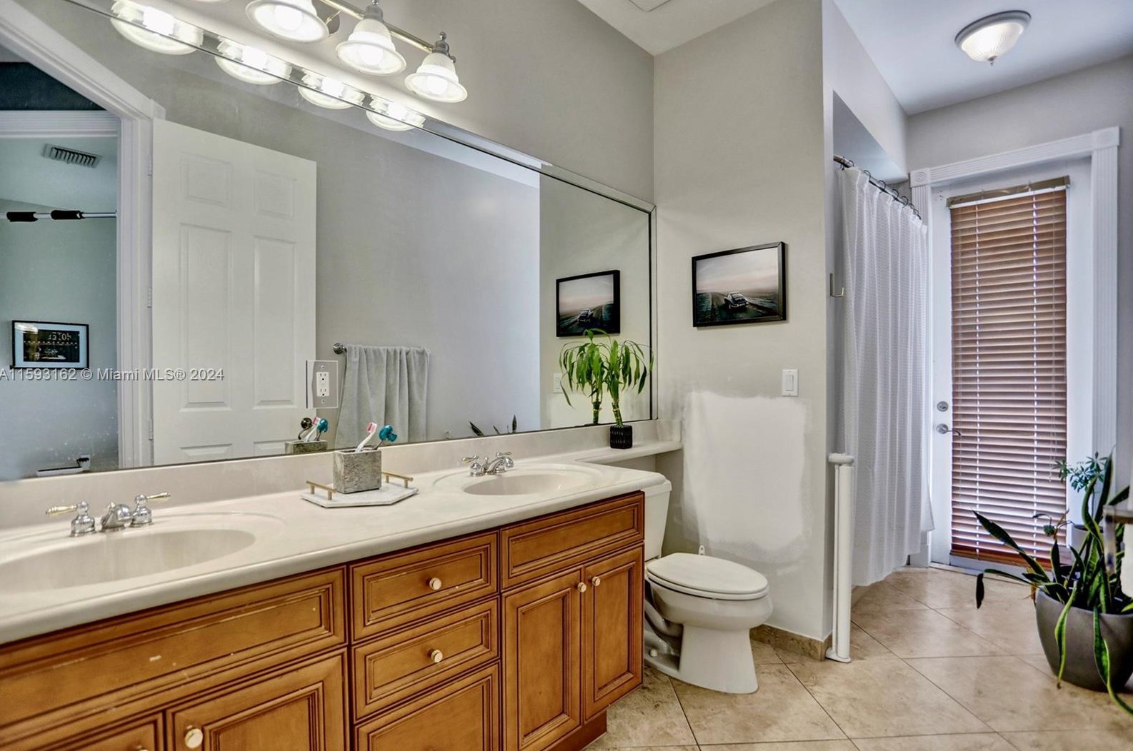 1261 137 Ave, Hollywood FL 33027-5905 exterior