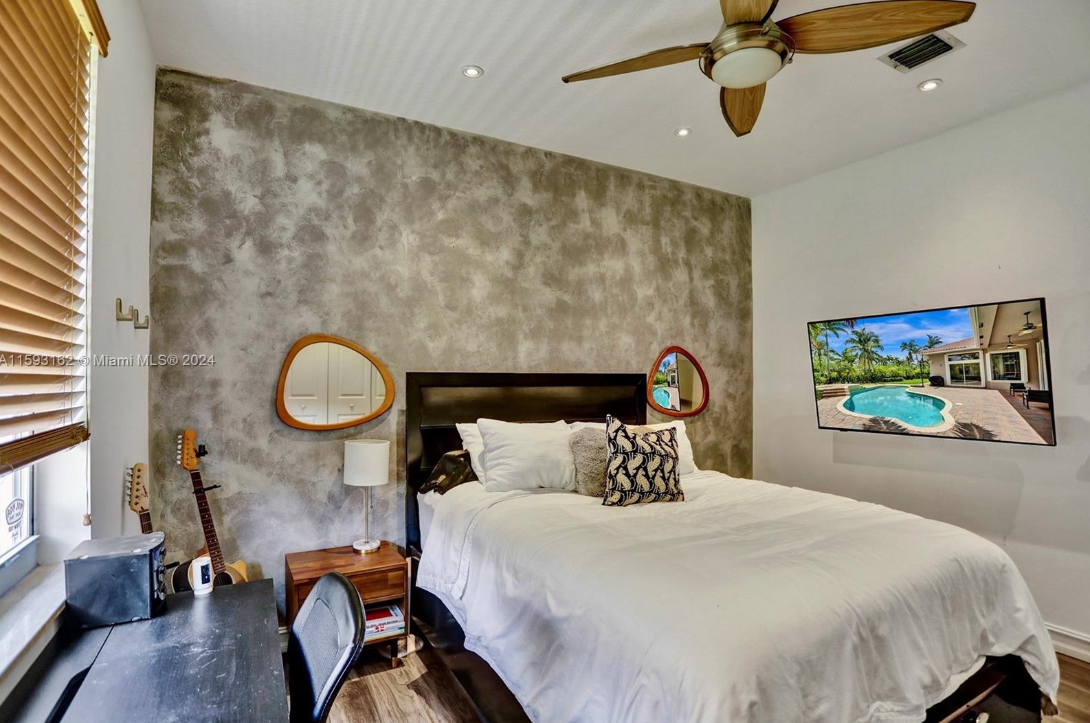 1261 137 Ave, Hollywood FL 33027-5905 exterior